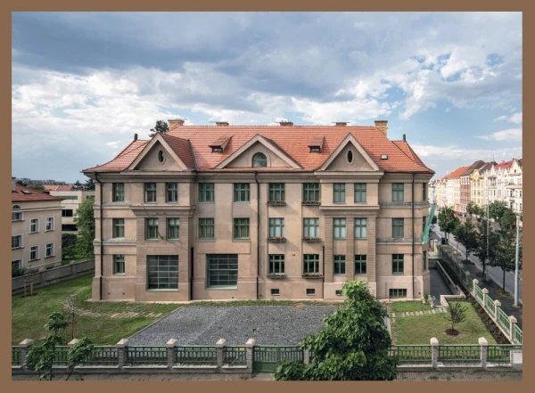 Semlerova rezidence pohled